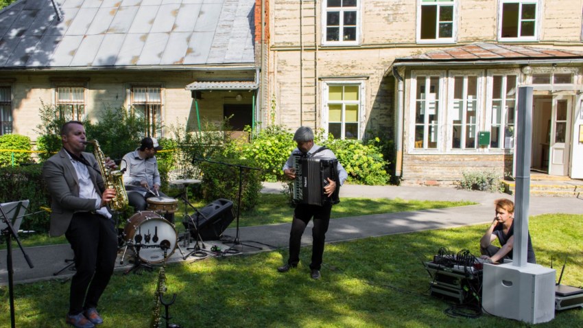 Muzikālās brokastis Strazdumuižā